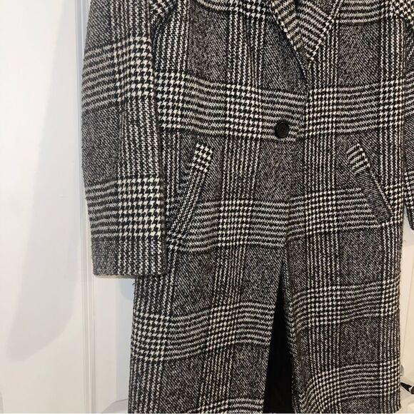 Shilla Exotic Check Coar - Picture 4 of 9